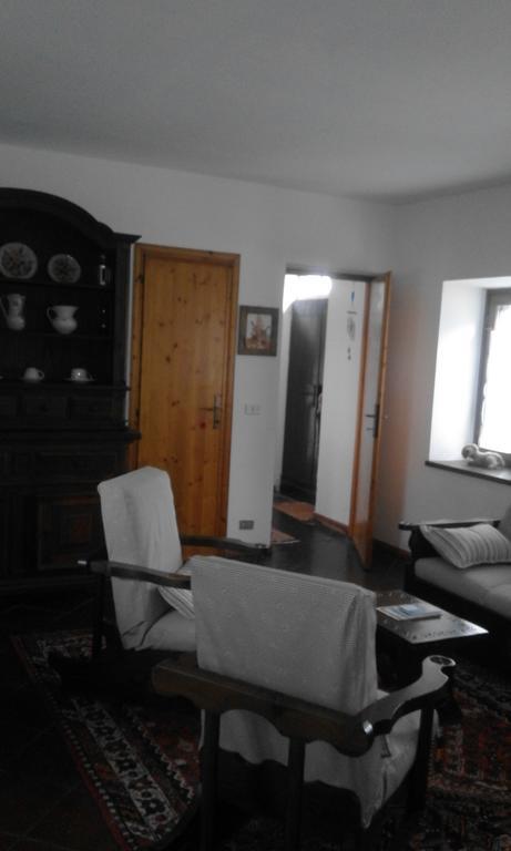 Casa Ramonda Guest House Neive Room photo