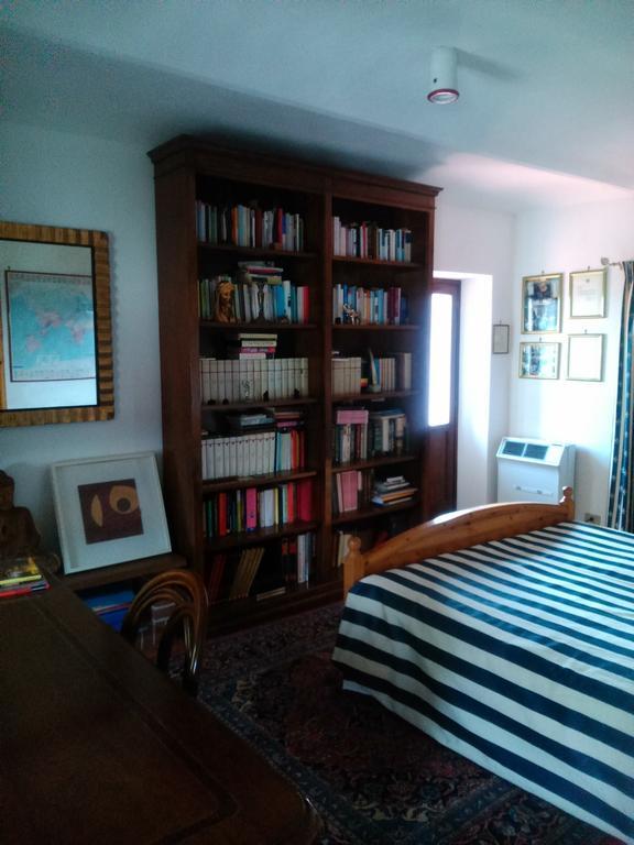 Casa Ramonda Guest House Neive Room photo